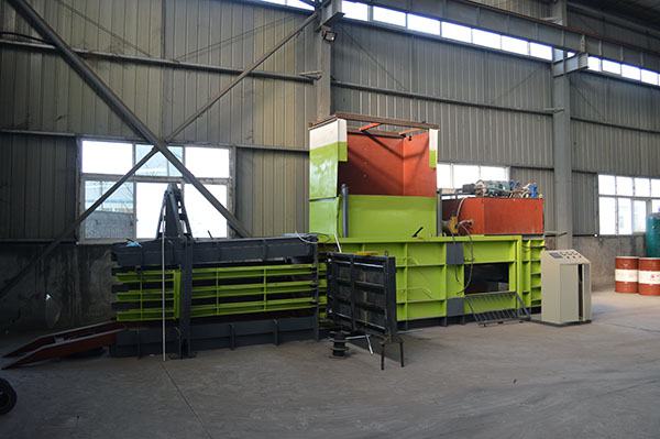 半自動(dòng)紙箱打包機(jī)