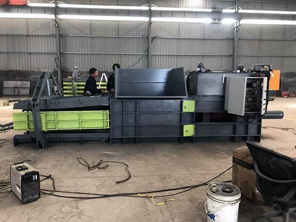 大型輕薄料打包機(jī)