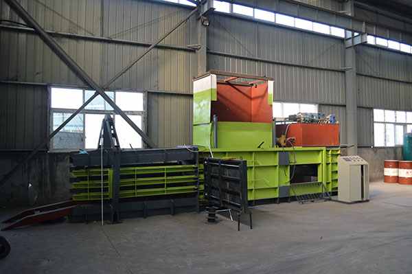 新型臥式打包機