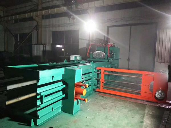 全自動(dòng)纏繞打包機(jī)