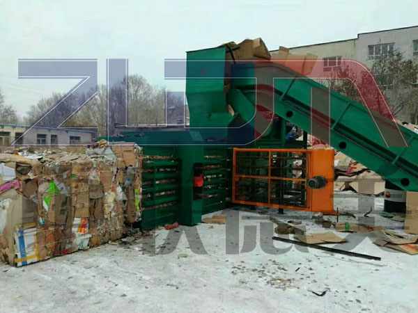 塑料瓶打包機(jī)